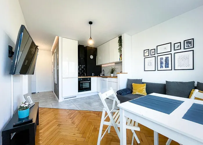 Coco Jagiellonska 10 *